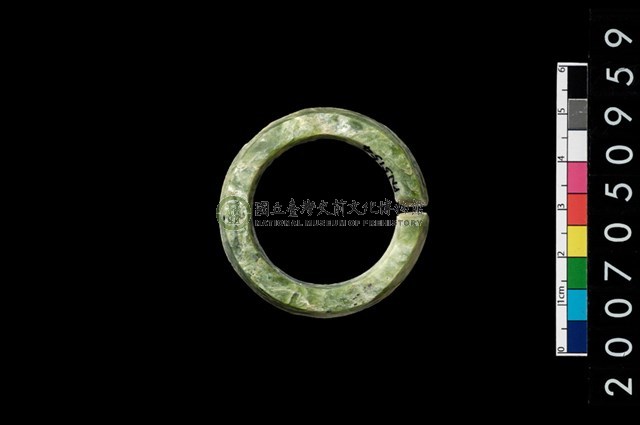 環狀玦形耳飾