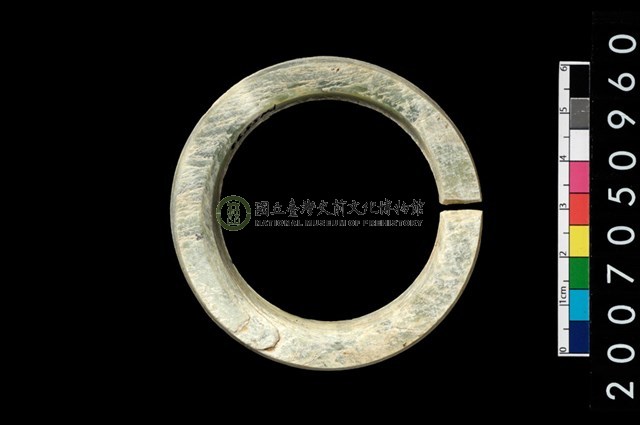 環狀玦形耳飾
