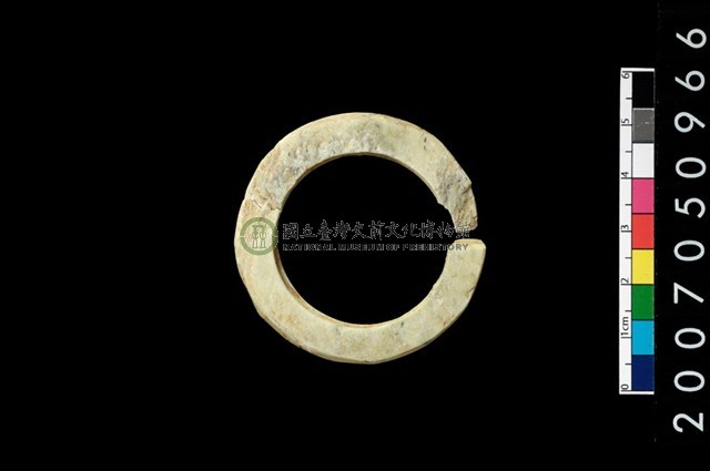 環狀玦形耳飾