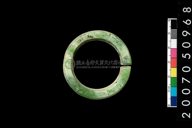 環狀玦形耳飾