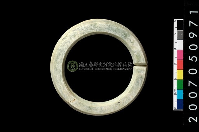 環狀玦形耳飾