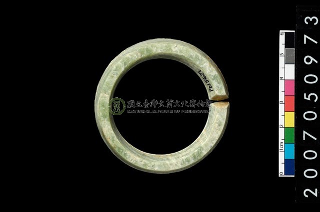 環狀玦形耳飾