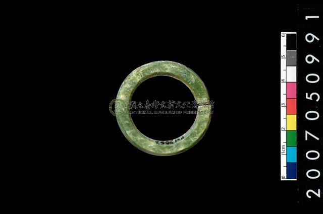 環狀玦形耳飾