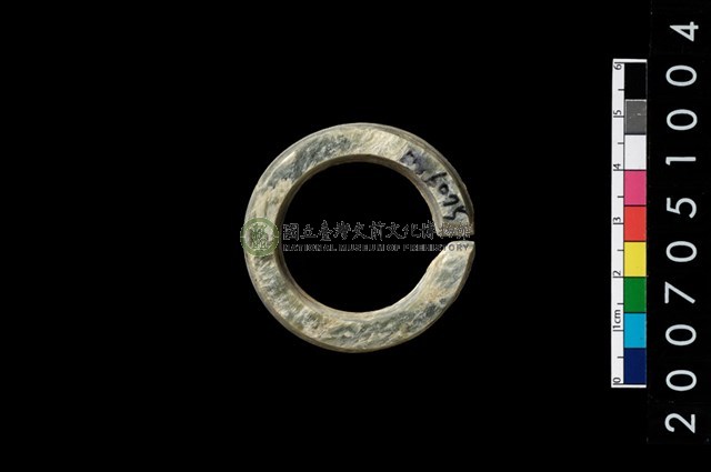 環狀玦形耳飾
