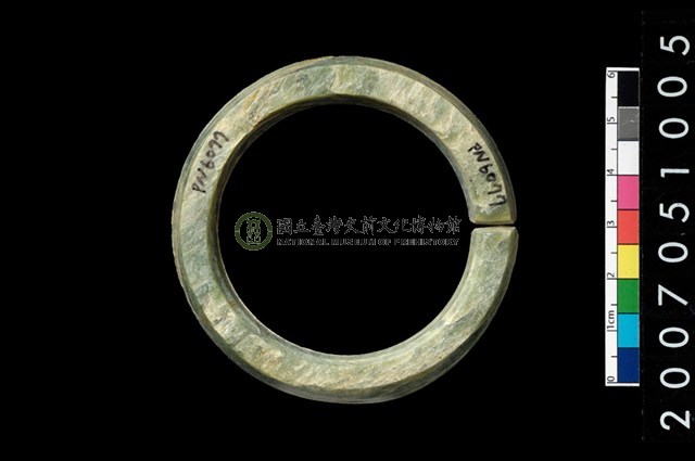 環狀玦形耳飾
