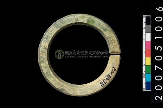 環狀玦形耳飾