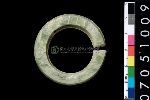 環狀玦形耳飾