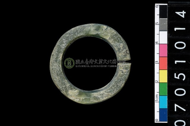 環狀玦形耳飾