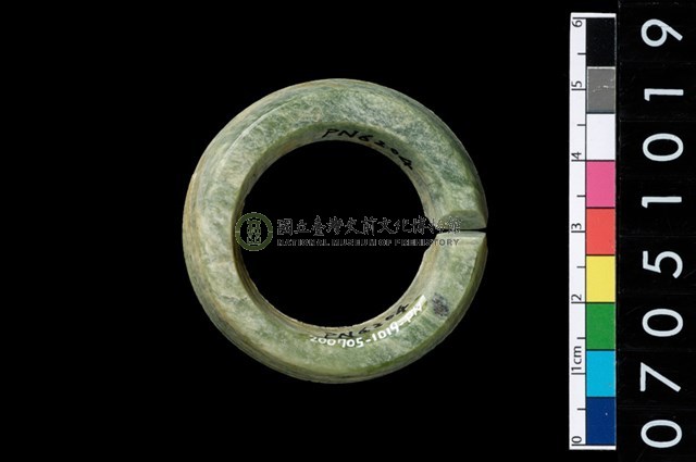 環狀玦形耳飾