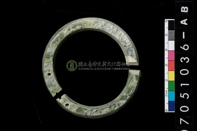 環狀玦形耳飾