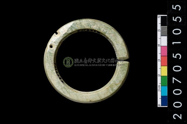 環狀玦形耳飾