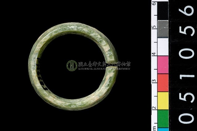 環狀玦形耳飾
