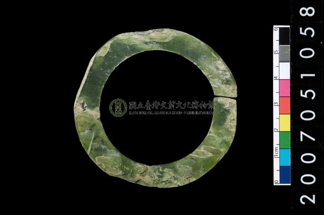 環狀玦形耳飾