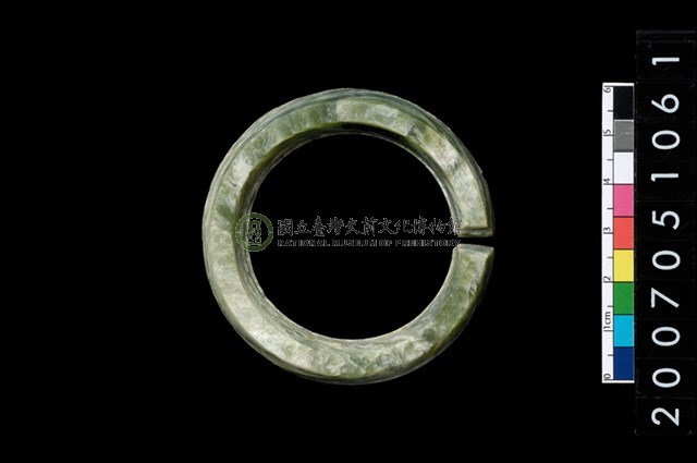 環狀玦形耳飾