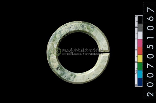 環狀玦形耳飾