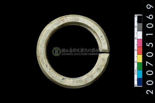 環狀玦形耳飾