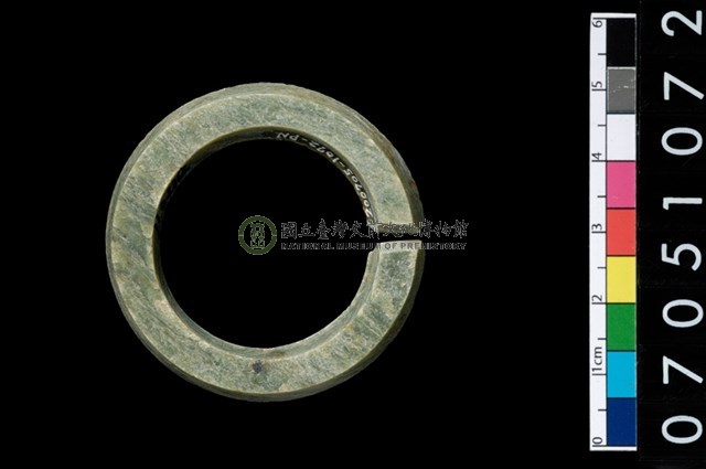 環狀玦形耳飾