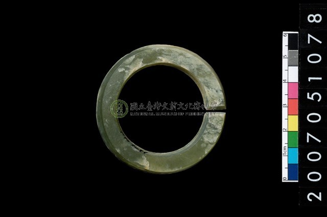 環狀玦形耳飾
