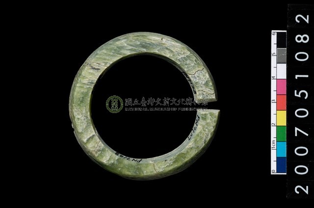 環狀玦形耳飾