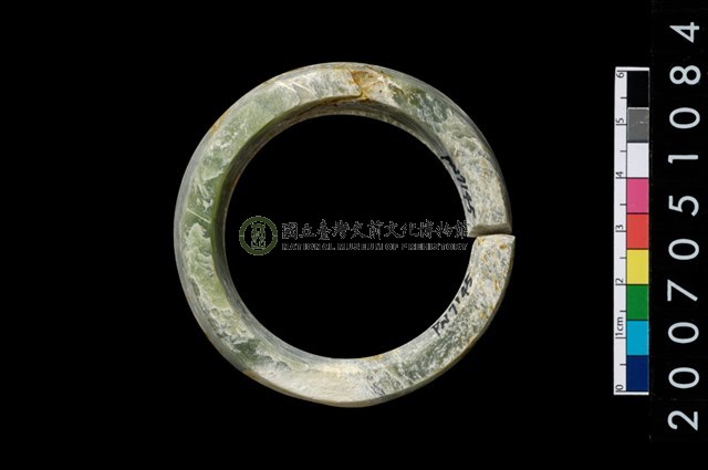 環狀玦形耳飾