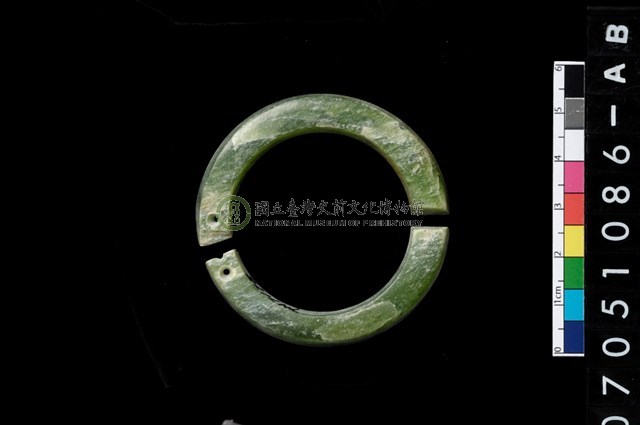 環狀玦形耳飾
