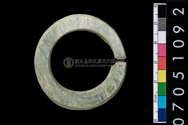 環狀玦形耳飾