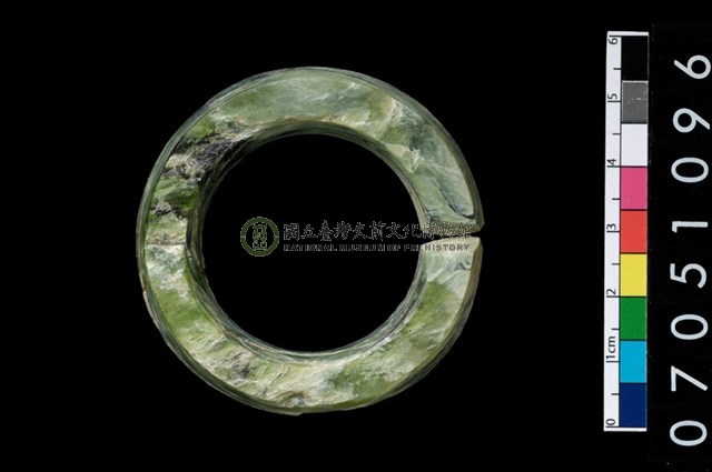 環狀玦形耳飾