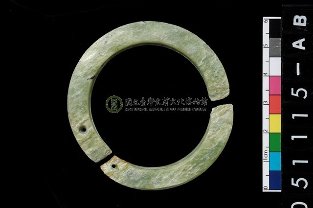 環狀玦形耳飾