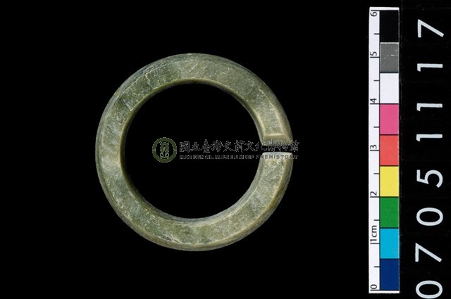 環狀玦形耳飾