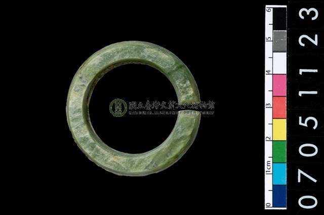 環狀玦形耳飾