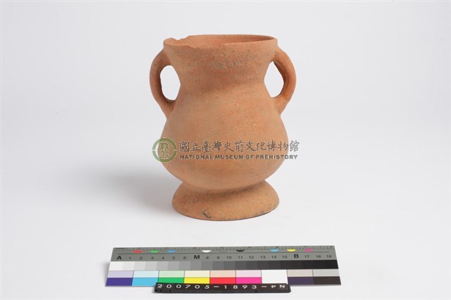 侈口歛唇折腹圓底雙豎把圈足罐