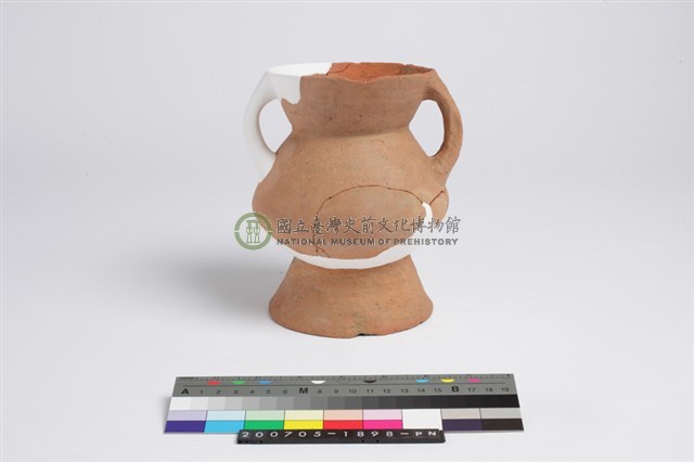 侈口折腹圓底雙豎把圈足罐