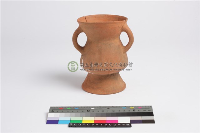 侈口折腹圓底帶紋雙豎把圈足罐