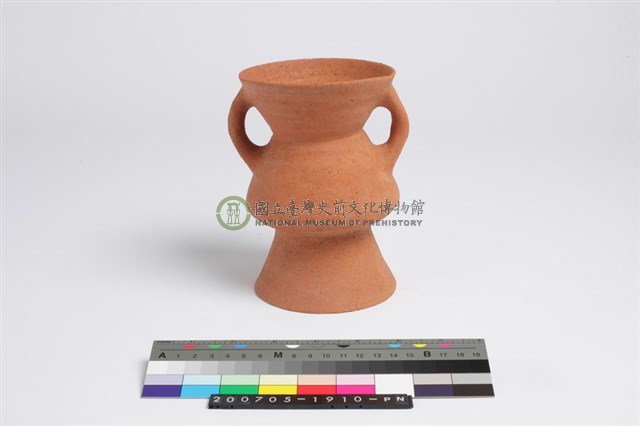 侈口折腹圓底雙豎把圈足罐