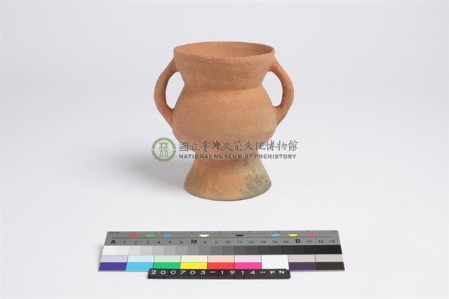 侈口斂唇折腹圓底雙豎把圈足罐