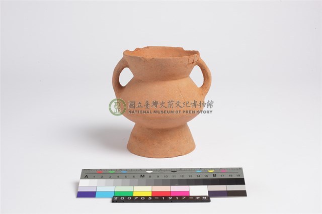 侈口斂唇折腹圓底雙豎把圈足罐