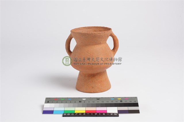 侈口斂唇折腹圓底雙豎把圈足罐