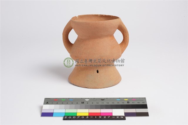 侈口斂唇折腹圓底雙豎把圈足罐