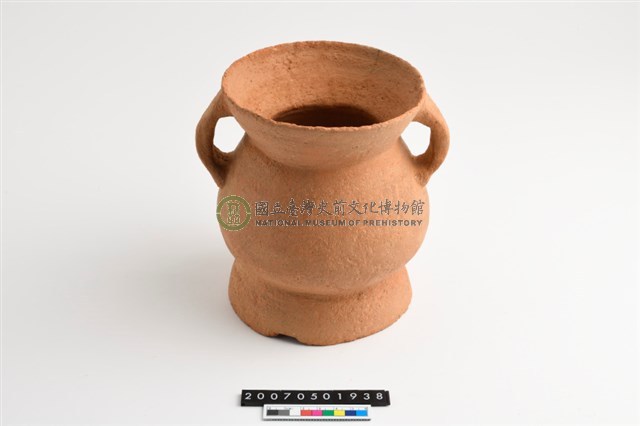 侈口圓腹圓底雙豎把圈足罐