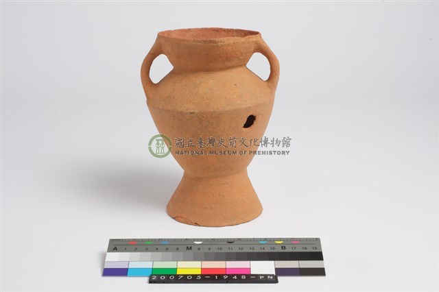 侈口斂唇帶流折肩圓底雙豎把圈足罐