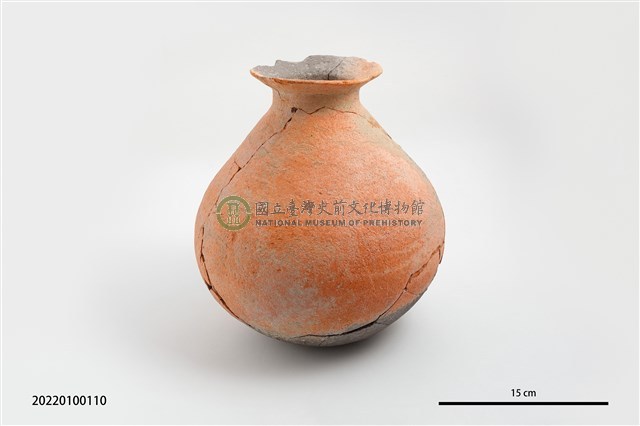 撇口鼓腹平底瓶