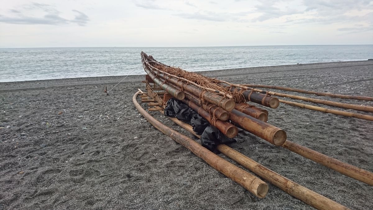 0604竹筏安住在太麻里，望著他即將啟程的大海，此刻她還未被命名