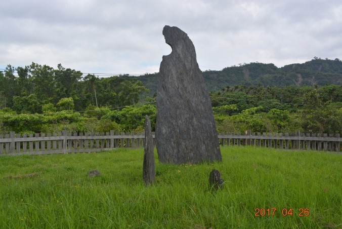 圖版1：卑南遺址板岩石柱