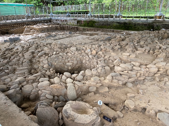 卑南遺址公園考古現場，遺留下建築遺構