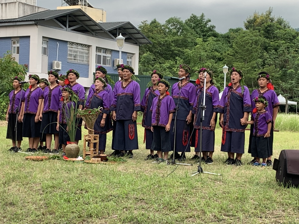 大武壠族「大滿舞團」的表演