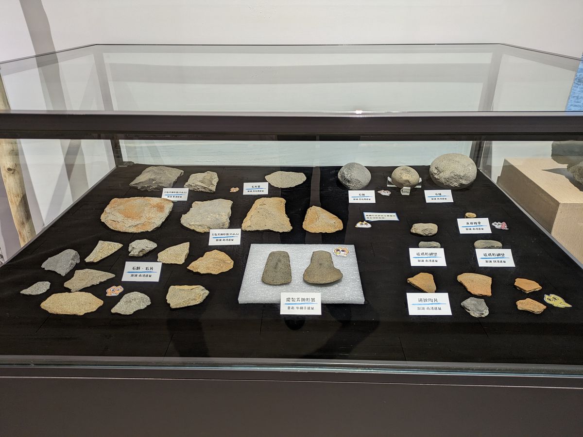 展場陳列豐富多樣的考古標本