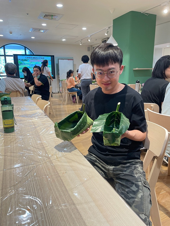 與自然食器成品合照。
