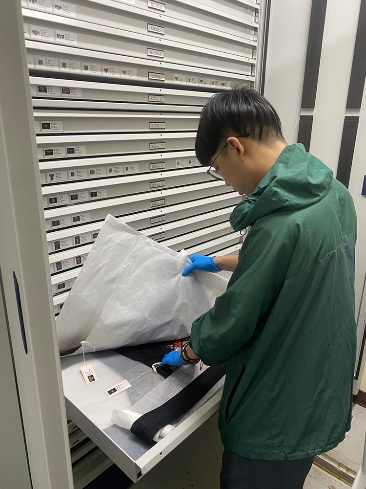 盤點藏品。