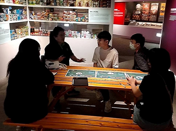 導覽前教育推廣員武功秘訣教學。
