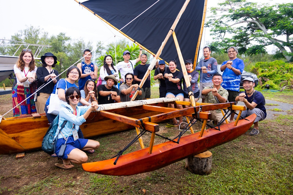 拜訪關島傳統船團Ulitao基地，並與其造船師進行意見交流。